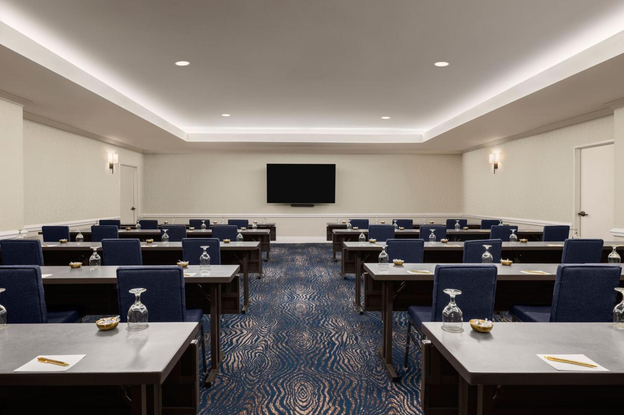 Hotel Courtyard By Marriott Downtown 4*